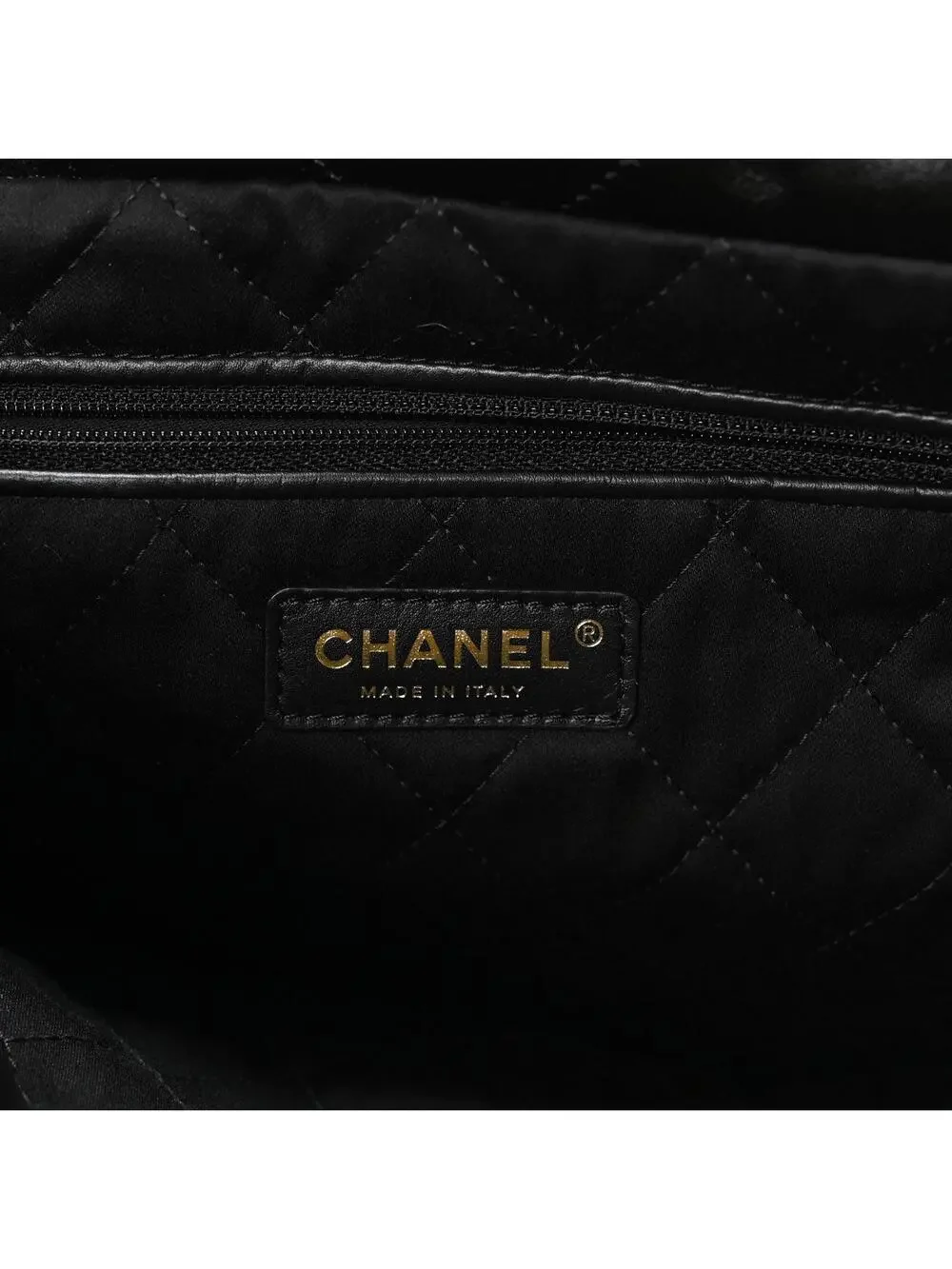CHANEL elevate your